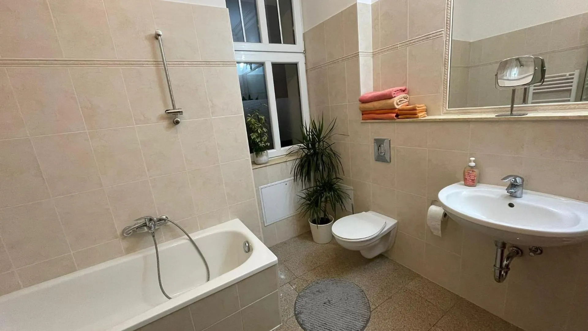 Stilvolles Ruhiges Apartment Berlin